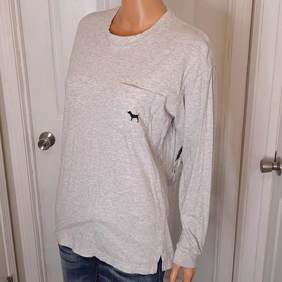 PINK Victoria's Secret Grey Long Sleeve T-Shit w/"LOVE PINK" Graphic on the Back - Picture 3 of 5